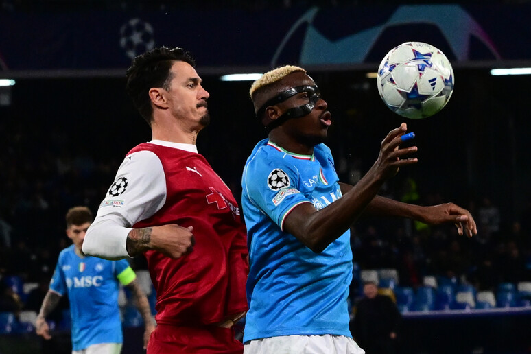 Soccer: Napoli book place in Champions League last 16 -     ALL RIGHTS RESERVED