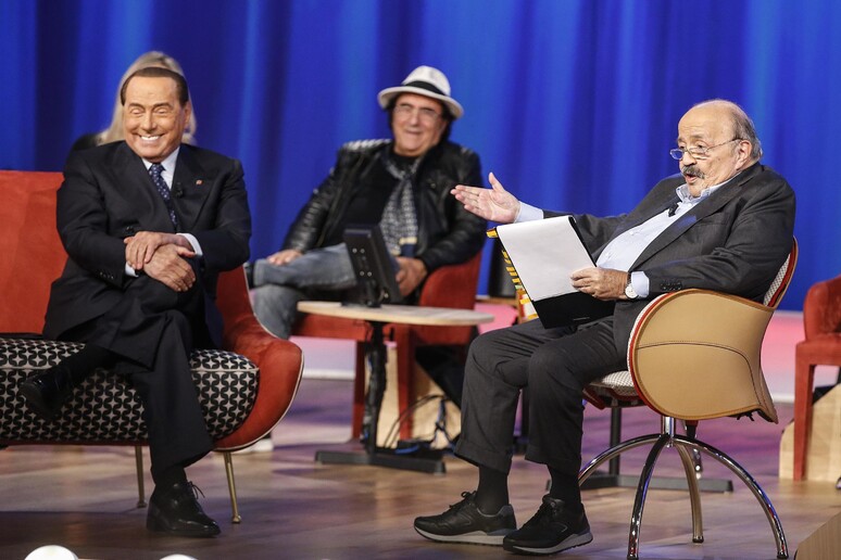 Il presidente di Forza Italia Silvio Berlusconi ospite della trasmissione televisiva  ' 'Maurizio Costanzo Show ' ', Roma, 12 novembre 2019 - RIPRODUZIONE RISERVATA