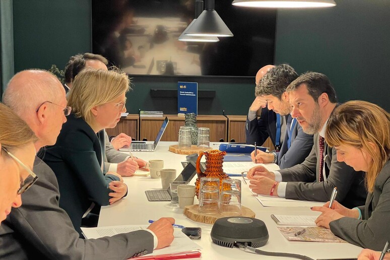 Il vicepremier e ministro delle Infrastrutture e dei Trasporti Matteo Salvini durante il tavolo di lavoro in occasione del Consiglio informale in corso a Stoccolma - RIPRODUZIONE RISERVATA