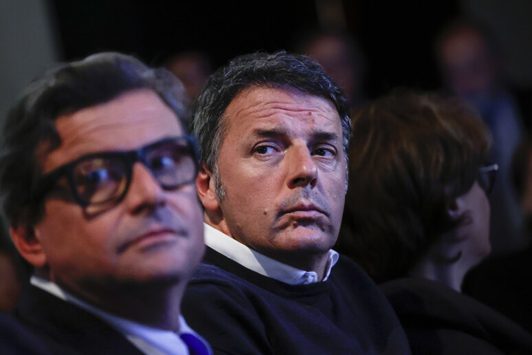 Carlo Calenda (s) e Matteo Renzi in una foto di archivio - RIPRODUZIONE RISERVATA