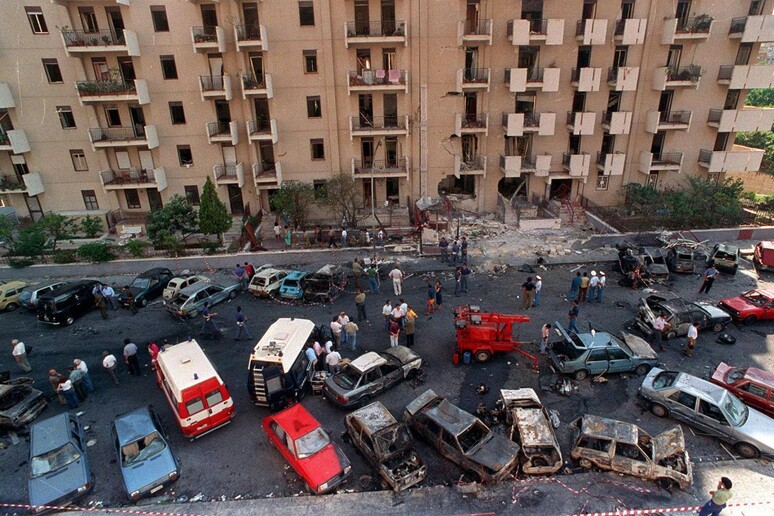 Una foto della strage di via D 'Amelio, luglio 1992 - RIPRODUZIONE RISERVATA