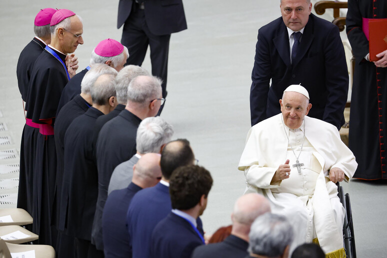 Papa Francesco incontra i vescovi italiani, giovedì scorso al Vaticano - RIPRODUZIONE RISERVATA