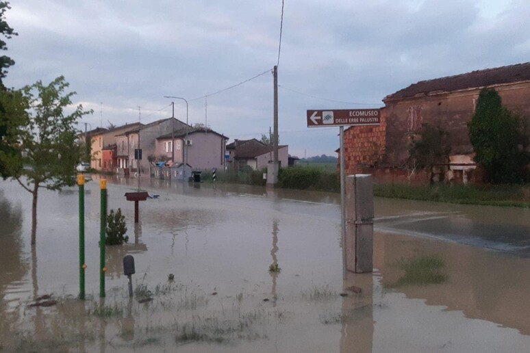 L 'alluvione a Bagnacavallo (Ravenna) - RIPRODUZIONE RISERVATA