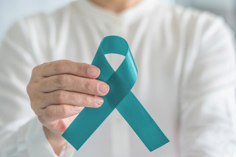 Giornata tumore ovarico, consapevolezza contro aumento casi - RIPRODUZIONE RISERVATA