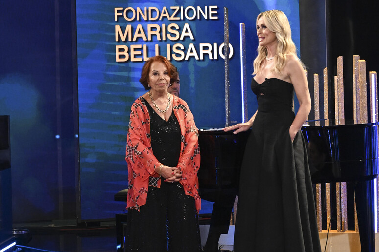 Laura Mattarella tra le vincitrici del Premio Bellisario - RIPRODUZIONE RISERVATA
