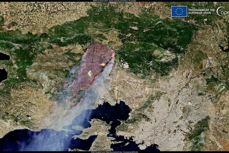 Gli incendi in Attica ripresi il 19 luglio (fonte: Ue, dati di Copernicus Sentinel-2, elaborazione DEFIS_EU) - RIPRODUZIONE RISERVATA