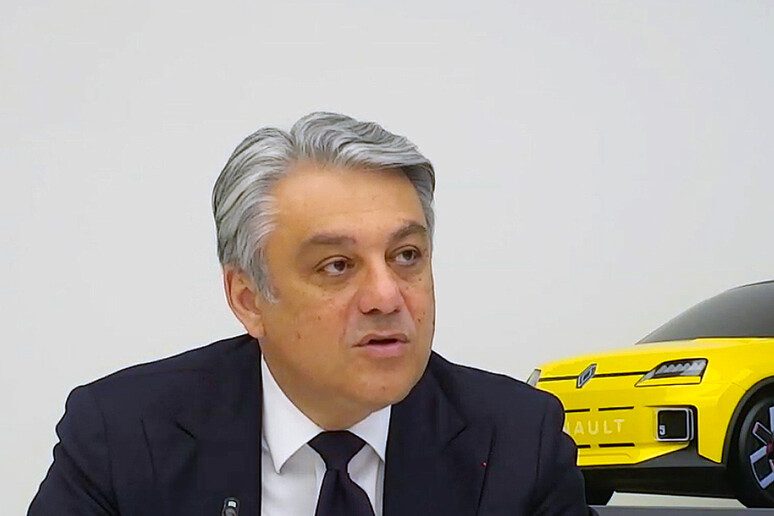 Gruppo Renault favorevole ipotesi bando auto Ice da 2040 - RIPRODUZIONE RISERVATA