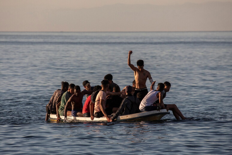 + Migranti: naufragio al largo Marocco, almeno 20 dispersi + © ANSA/EPA