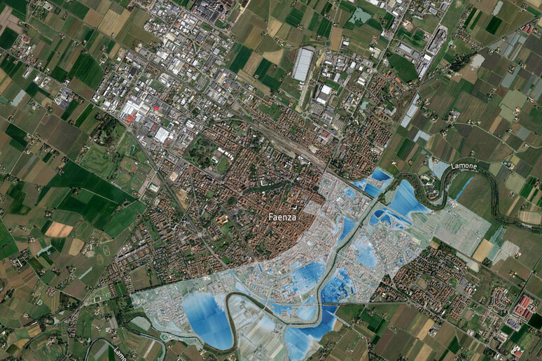 Le aree dell 'Emilia-Romagna colpite dall 'alluvione (fonte: ESA, Processed by SaferPlaces and overlaid on Google’s VHR basemap) - RIPRODUZIONE RISERVATA