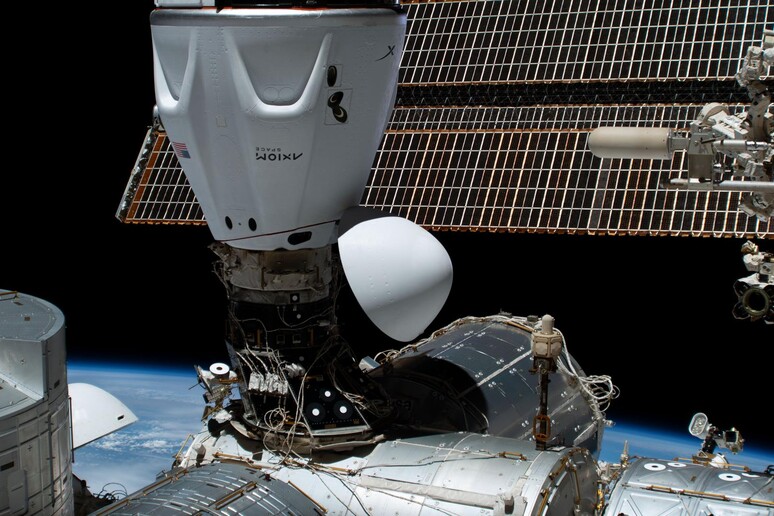 La navetta Dragon che ha portato in orbita la missione Ax-2 lo scorso maggio (fonte: Nasa) - RIPRODUZIONE RISERVATA