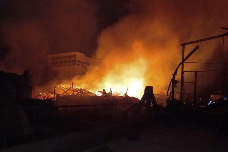 Kiev, colpito magazzino di mais nell 'Ucraina occidentale - RIPRODUZIONE RISERVATA