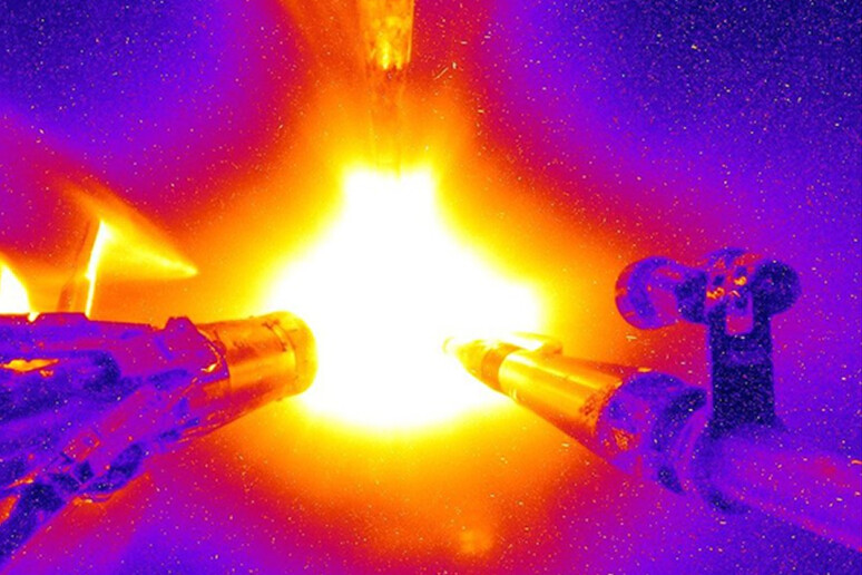 Un’implosione deuterio-trizio alla National Ignition Facility (fonte: Don Jedlovec) - RIPRODUZIONE RISERVATA