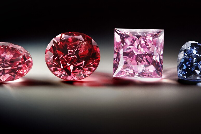 Diamanti di colore  'fantasia ' provenienti dalla miniera di diamanti Argyle (fonte: Murray Rayner) - RIPRODUZIONE RISERVATA
