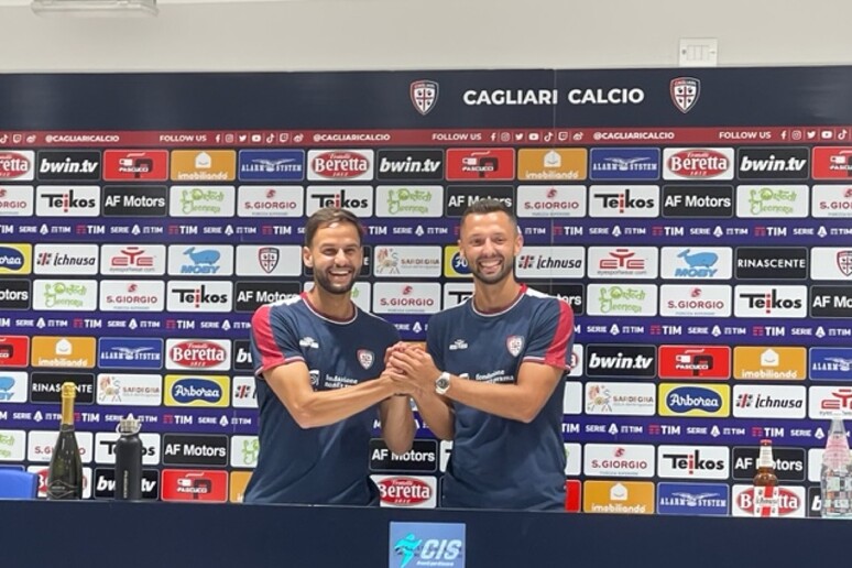 Calcio: la nuova difesa del Cagliari pronta per l'Atalanta