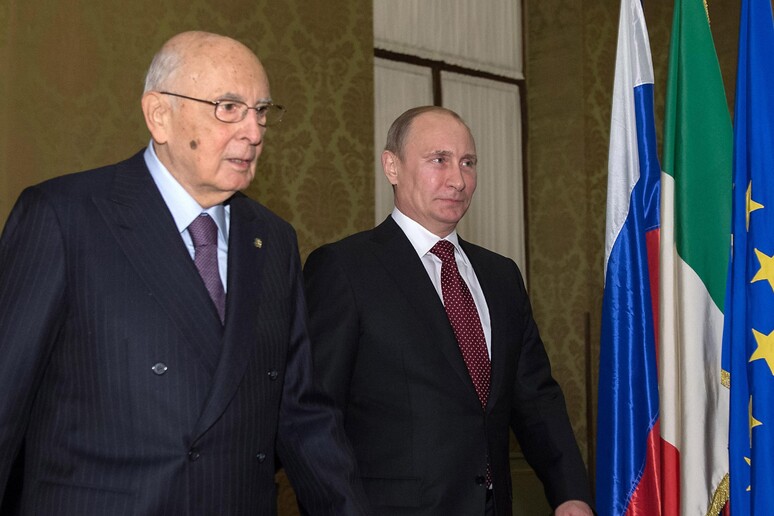 Putin fa le condoglianze a Mattarella per morte Napolitano