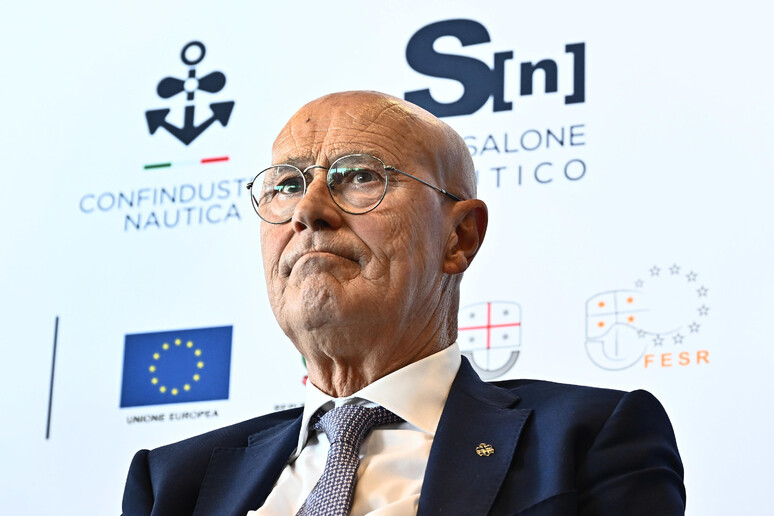 Presidente Salone Nautico Genova si autosospende da incarico