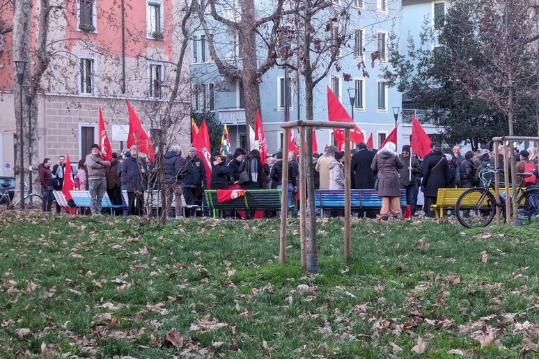 Protesta Cgil contro Forza Nuova a Milano -     RIPRODUZIONE RISERVATA