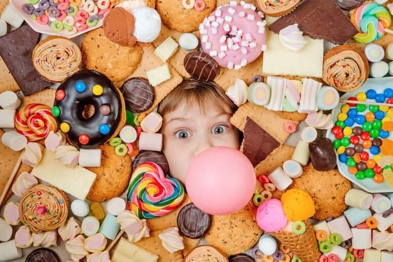 Il cibo spazzatura aumenta le allergie alimentari nei bambini. Fonte iStock - lithiumcloud -     RIPRODUZIONE RISERVATA