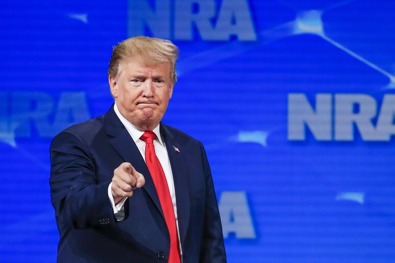 Trump incassa l'endorsement della lobby delle armi, 'ora votate'