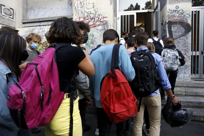 Il 92% degli studenti italiani è orgoglioso di essere in Ue -     RIPRODUZIONE RISERVATA