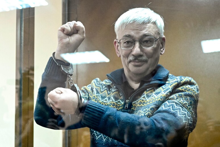 Oleg Orlov durante il suo processo © ANSA/AFP