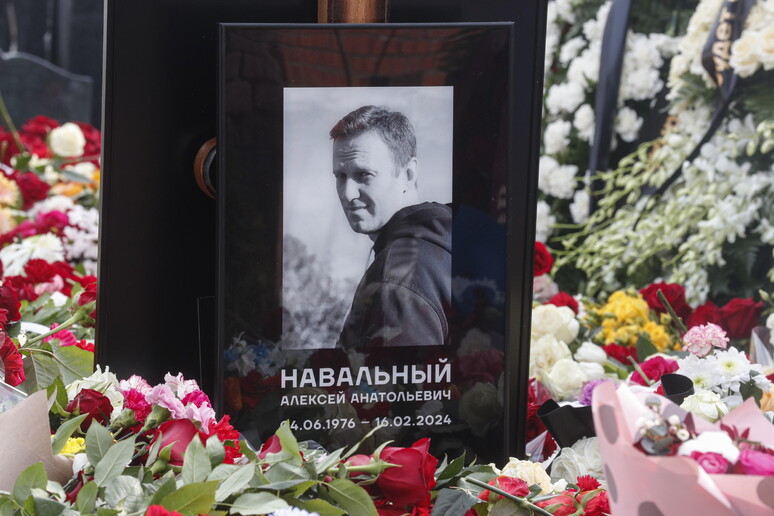 Un omaggio pubblico ad Alexei Navalny © ANSA/EPA