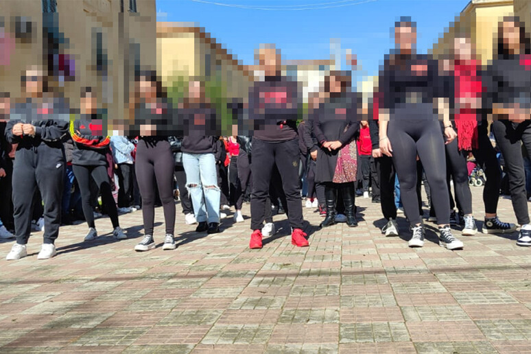 868d4c5c1efc525e92c0475254ec3b1e 8 marzo: flash mob degli studenti di Alghero contro la violenza