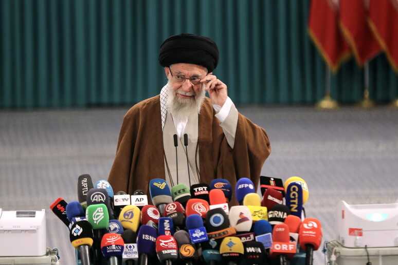 'Khamenei, speriamo che Raisi torni, non ci saranno vuoti'