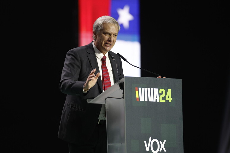 Leader ultradestra cilena da Vox, 'Boric un travestito politico'
