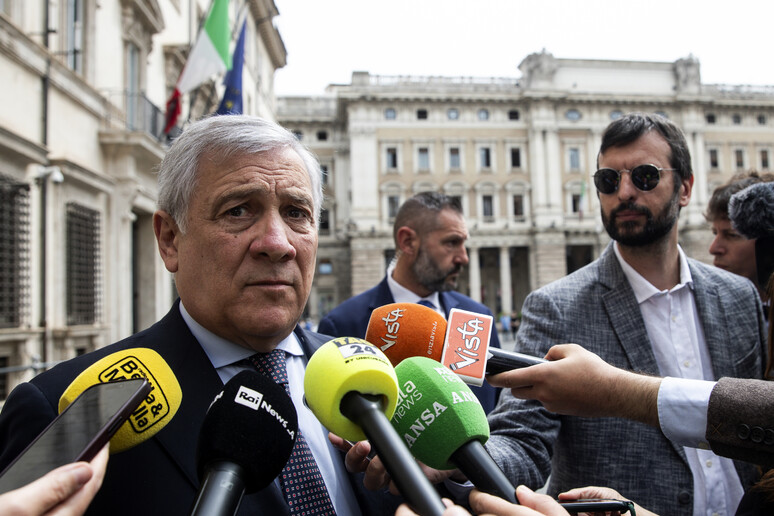 Tajani: 'Il padre di Ilaria Salis fa campagna elettorale contro il governo'